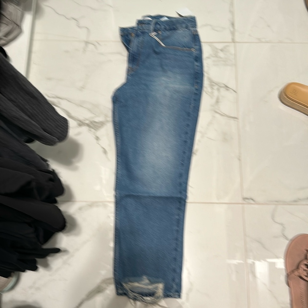 Brand new with tags Good American jeans, frayed bottom